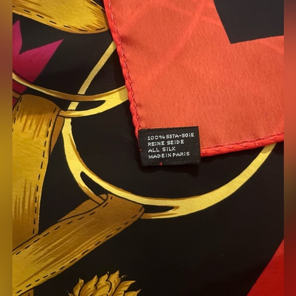 Gucci vintage Women's Floral Silk Scarf - Black, Red, Yellow - Picture 4 of 6